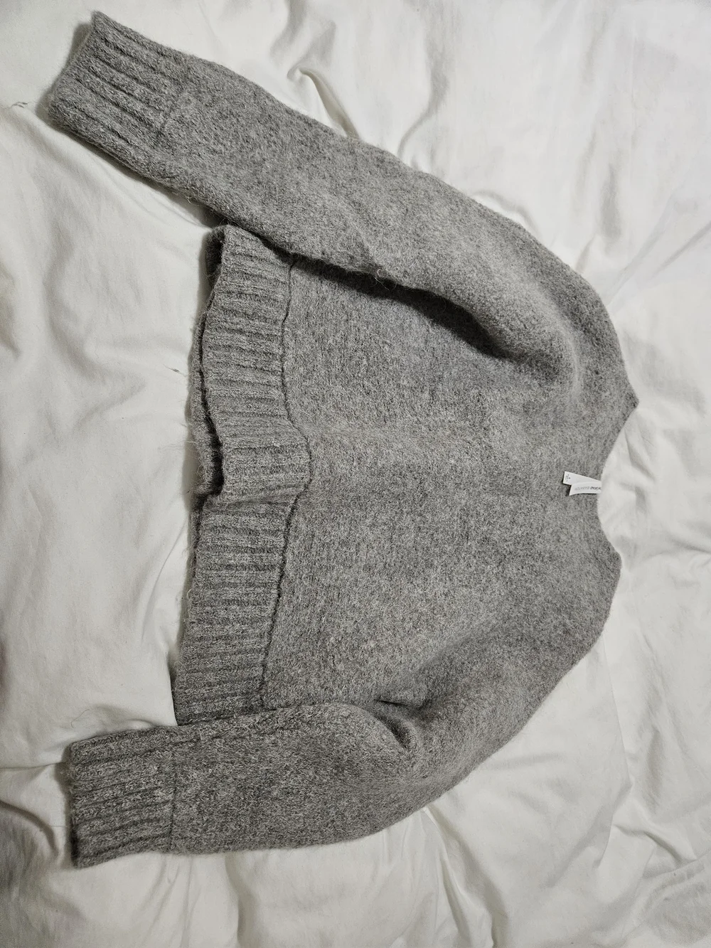 The Group by Babaton Aritzia 100% Alpaca Cropped Grey Knit Sweater Size L